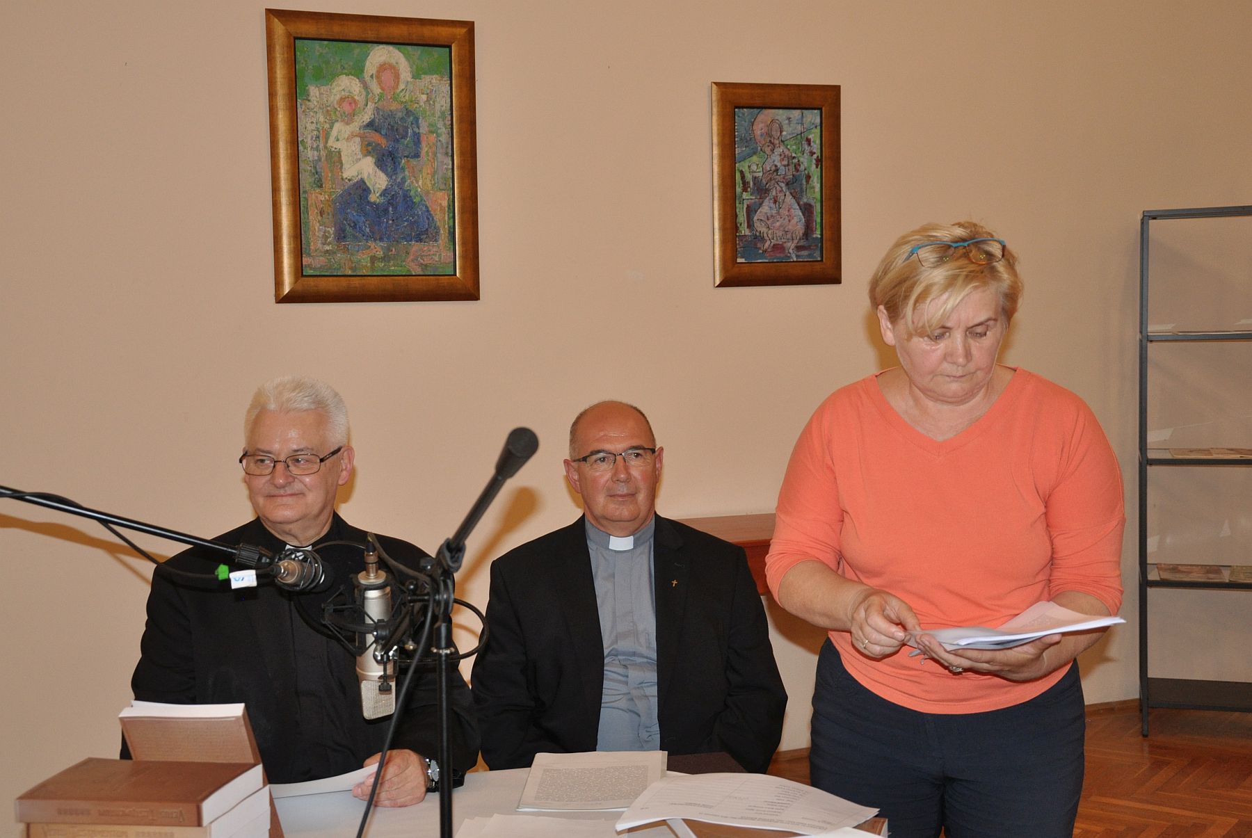 A hangos Biblia felvételeinek készítése a Szent László teremben